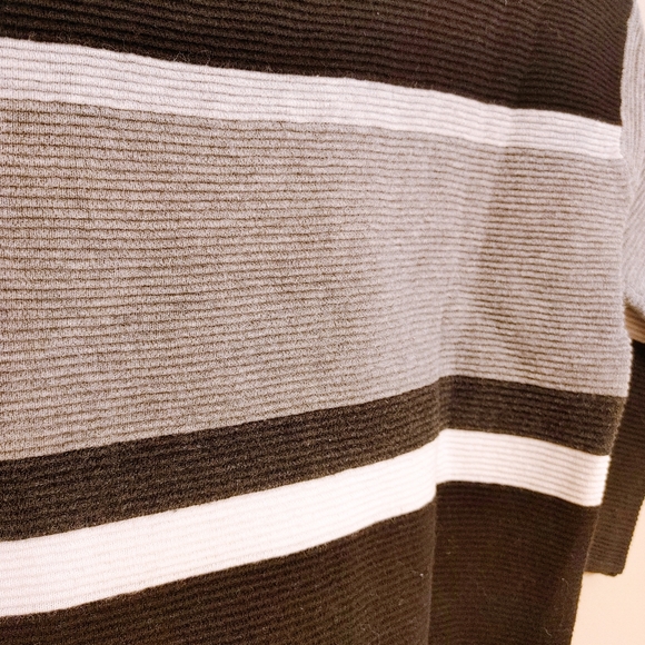 Stripped Sweater - Picture 3 of 6